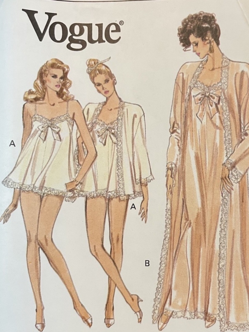 Vogue Vintage #7372 XS-S-M Women's Robe Nightgown Panties UNCUT, 80’s ,OOP